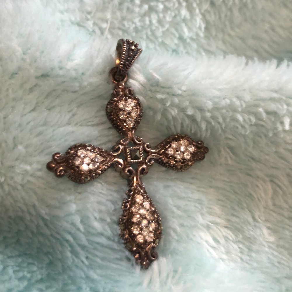 Cross pendant